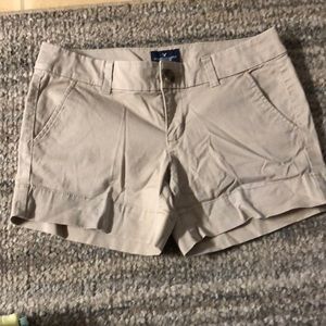🦅 American Eagle Outfitters shorts size 4 khaki